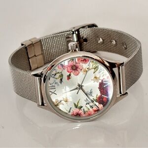Watch Stainless Steel  flowers design whit Mesh Band new battery